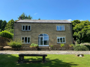 Delightful stone barn, with superb views, Ramsgill